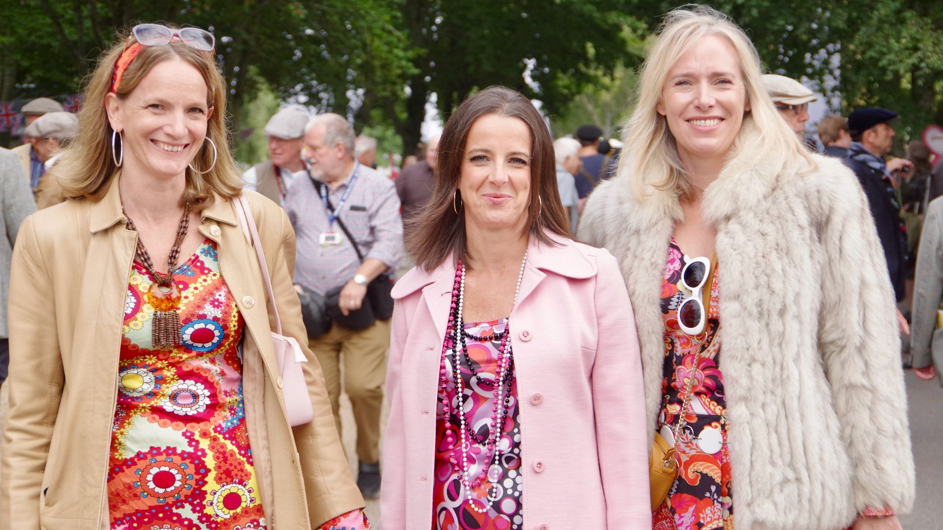 File:Psychedelic Dresses - Goodwood Revival 2019 - The Fashion (2019-09-13 10.37.29 by David Merrett - 48749525616).jpg