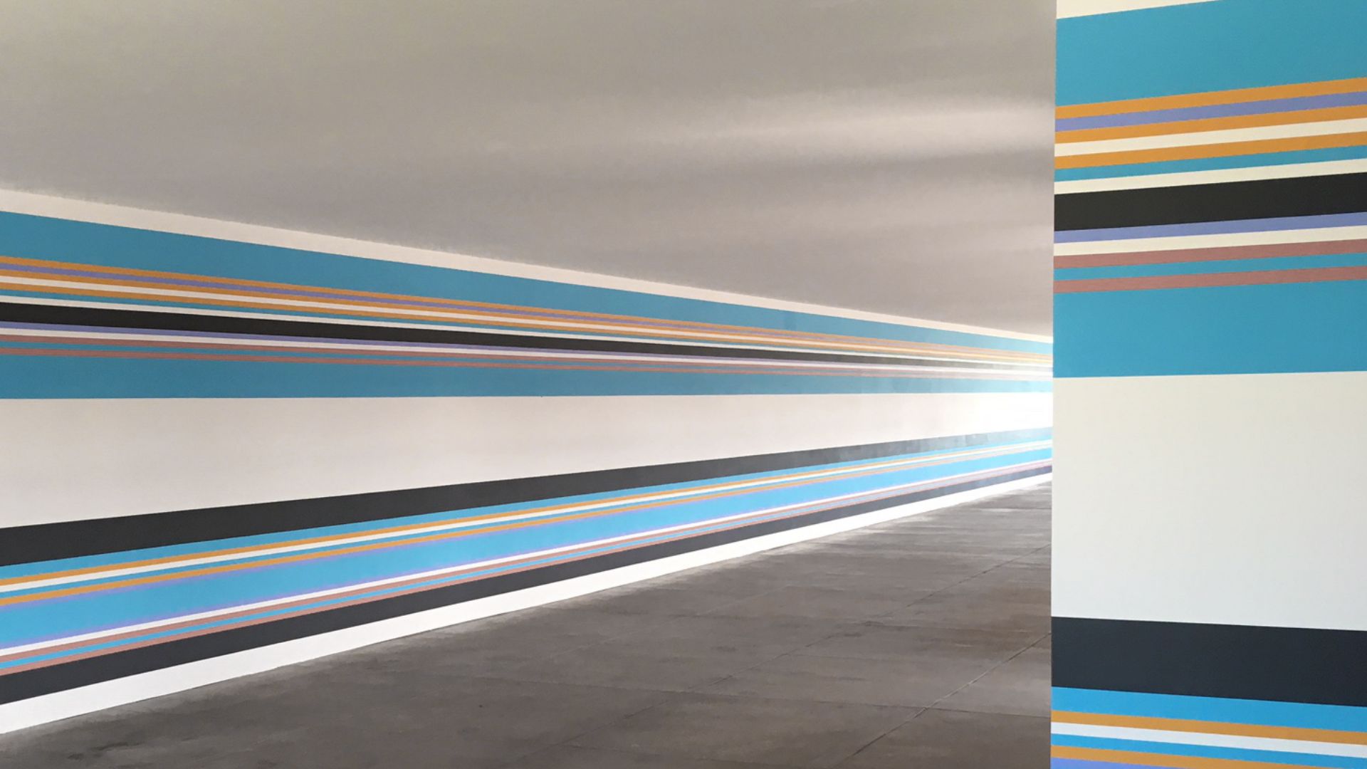 File:Bridget-riley-bolt-of-colour-1-chinati-foundatin-marfa-texas.jpg