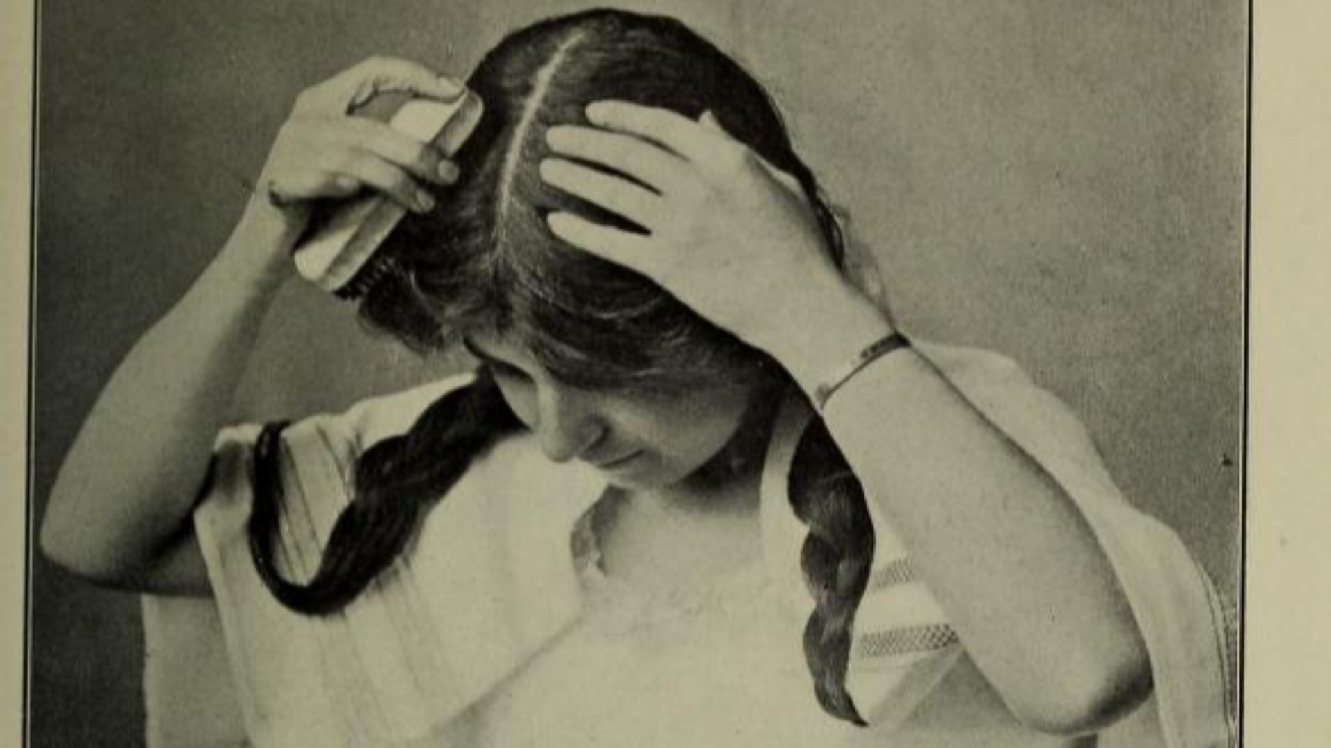 File:Giving a dry shampoo - Healthbeautyhint00mixt 0065.jpg