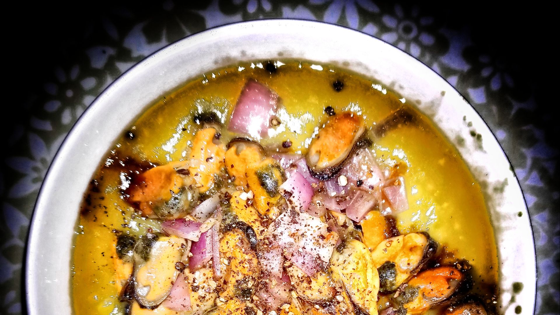 File:Mussels and onions on split peas, with olive oil, garlic, soy sauce, and black pepper - Massachusetts.jpg