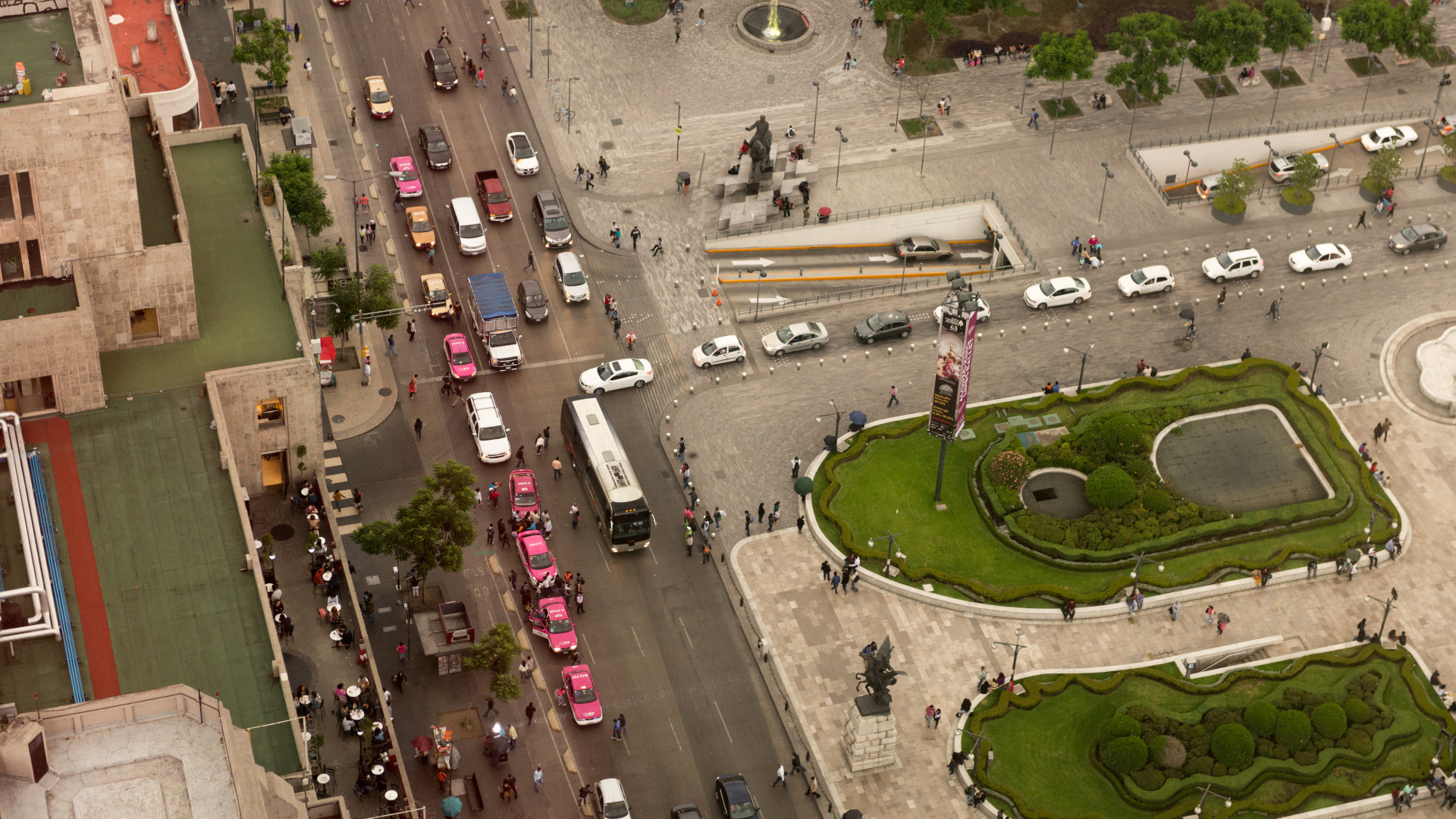 File:15-07-18-Torre-Latino-Mexico-RalfR-WMA 1360.jpg