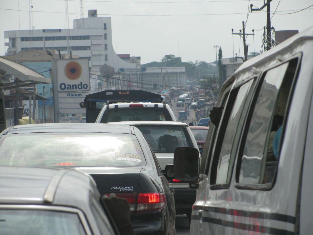 File:Nigerian traffic (4126899643).jpg
