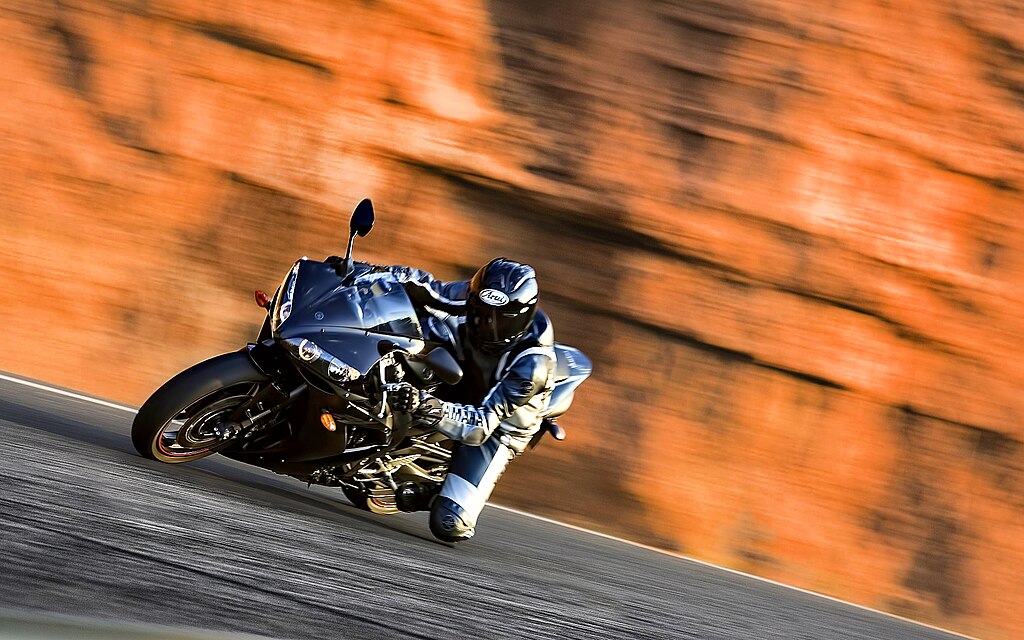 1024Px-Yamaha R1