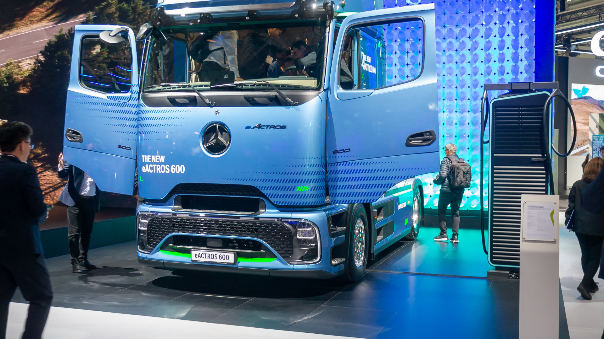 File:Daimler Truck, IAA 2024, Hanover (P1190825).jpg