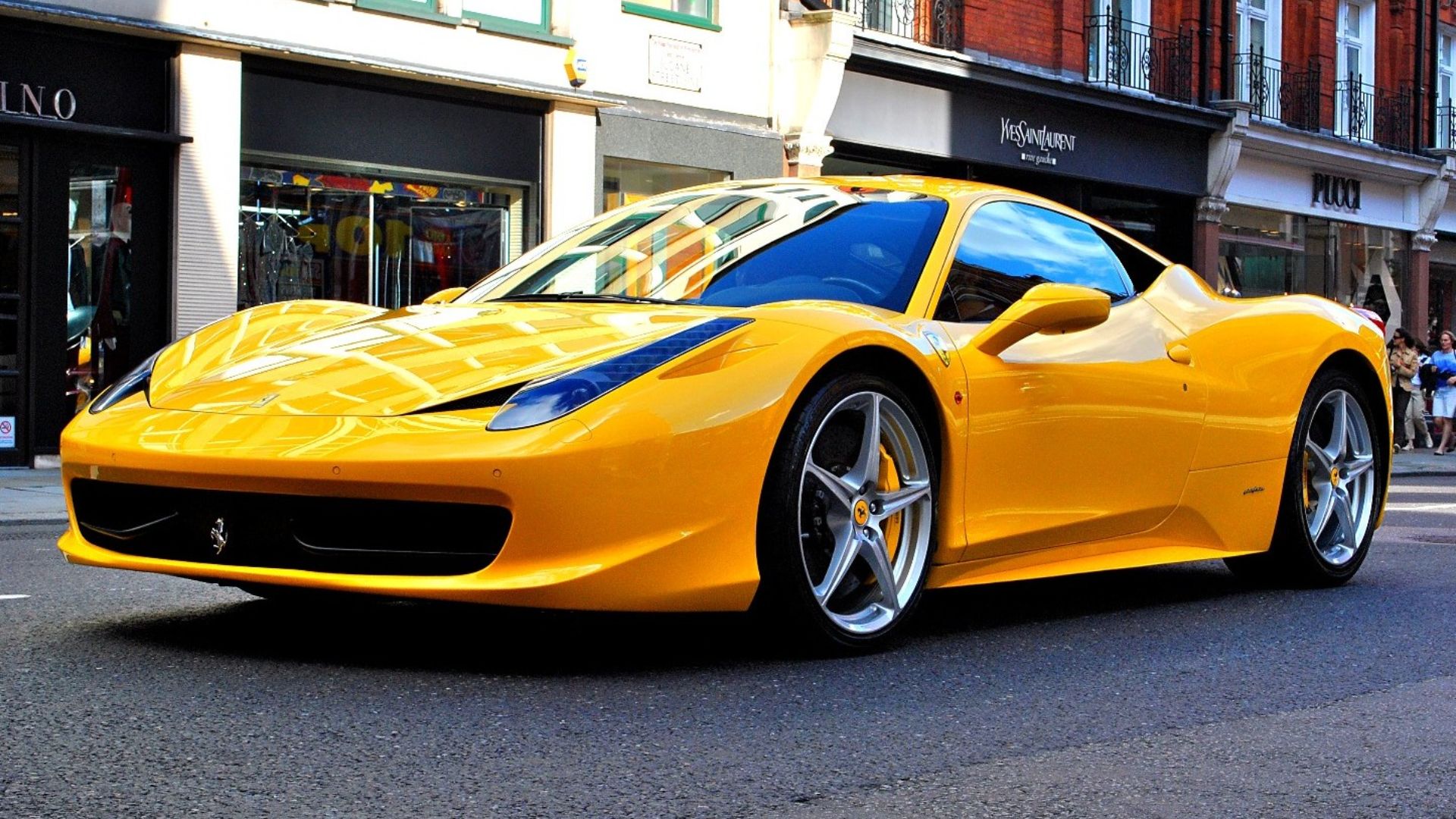 File:Ferrari 458 Italia in London.jpg