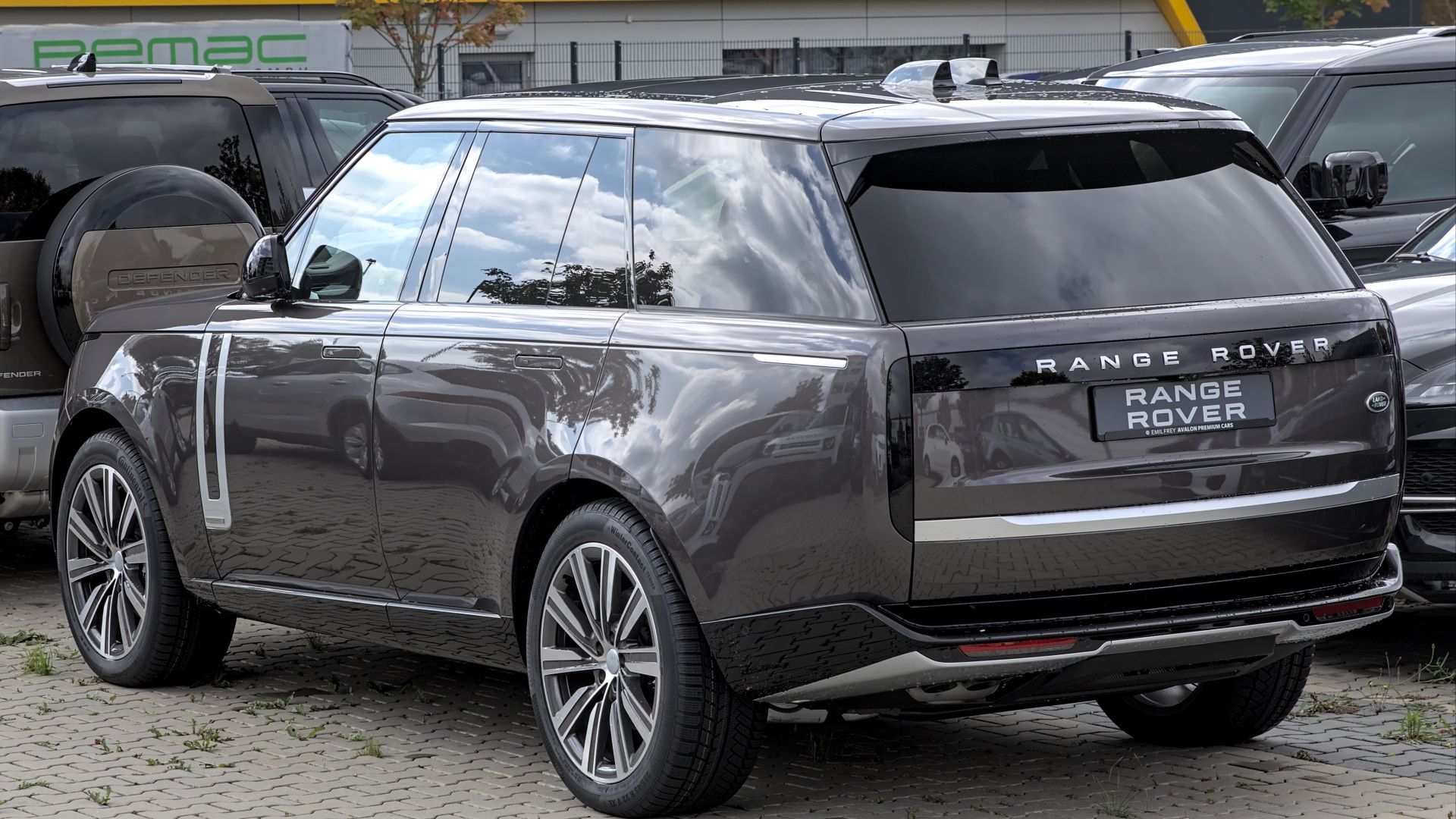 File:Land Rover Range Rover (5th generation) 1X7A6039.jpg
