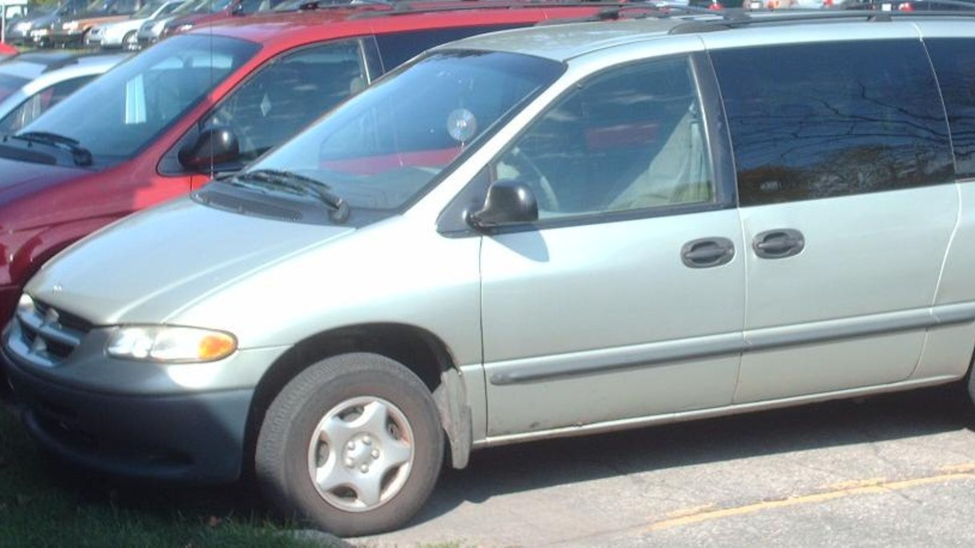 File:1999-2000 Dodge Grand Caravan.JPG