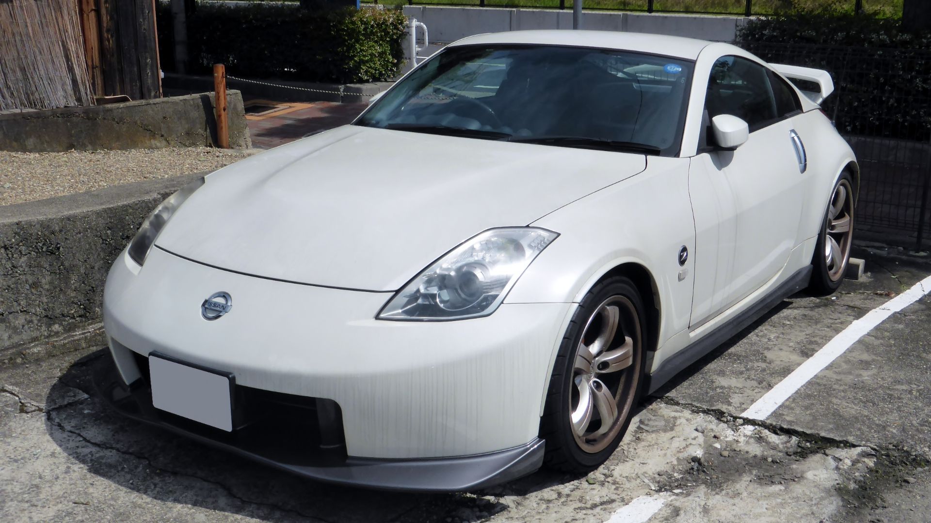 File:Nissan Fairlady Z Version NISMO (Z33) front.JPG