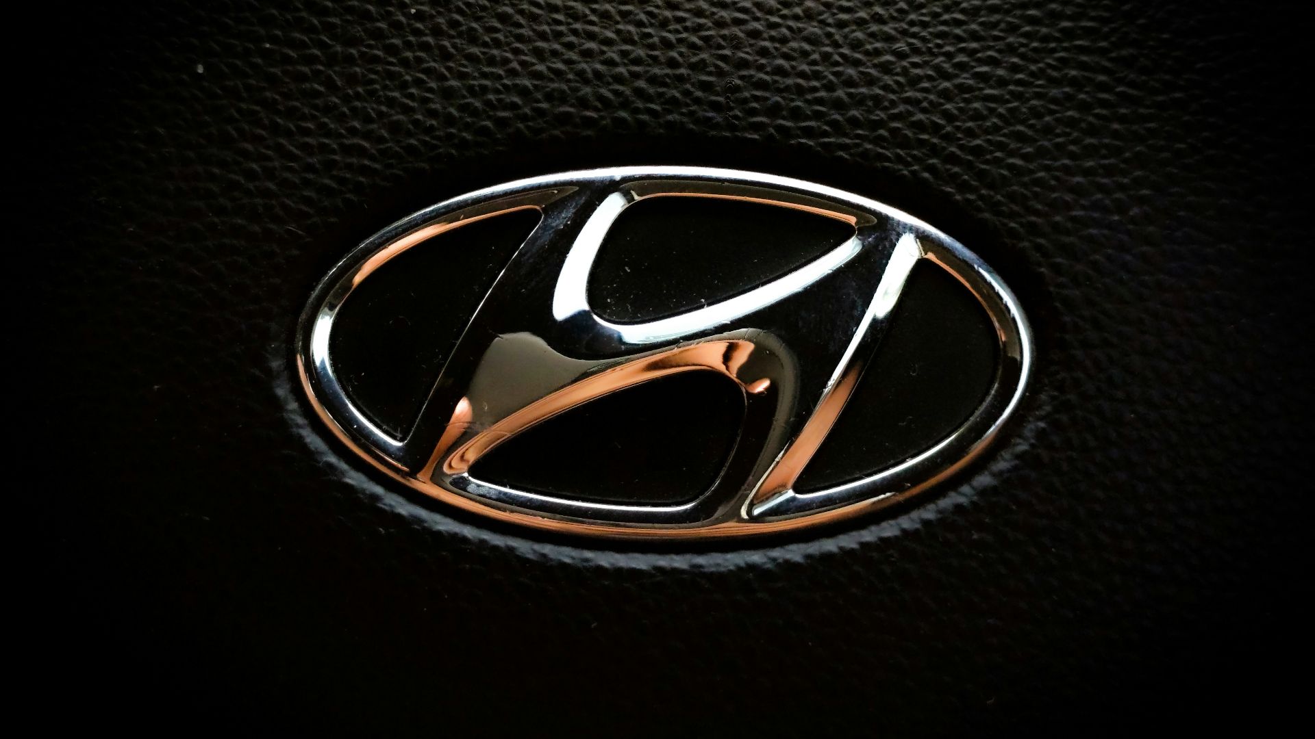 black and silver mercedes benz logo