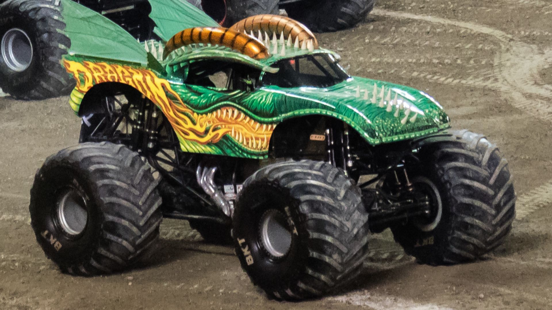 File:Dragon Monster Truck.jpg