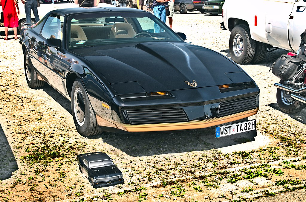 1024Px-1982 Pontiac Firebird Transam With Remote-Controlled Toy Car