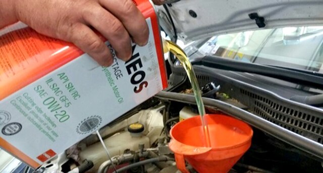 0W20Motoroilchange