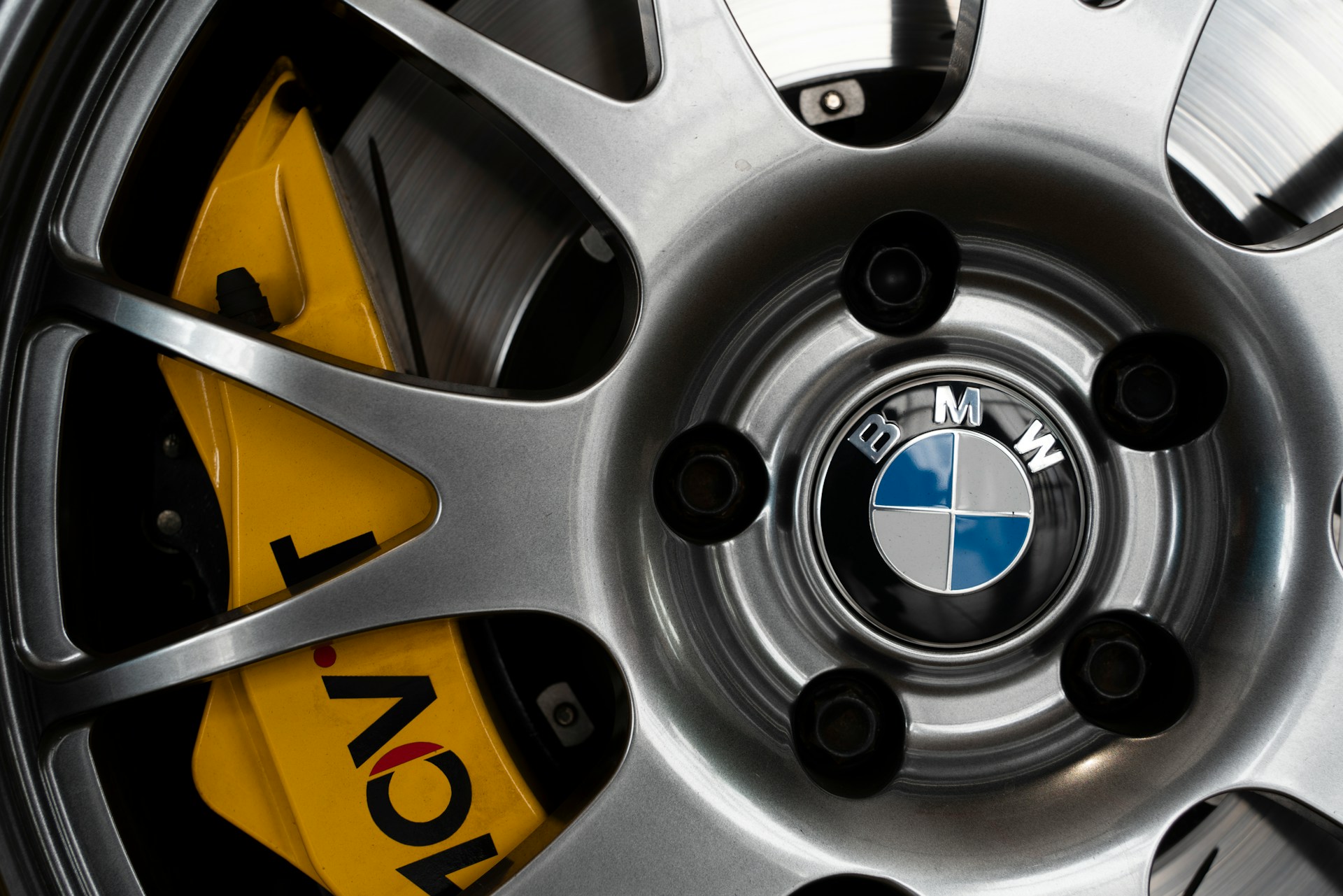 Hoyoun-Lee-T8Qr83Rwmug-Unsplash