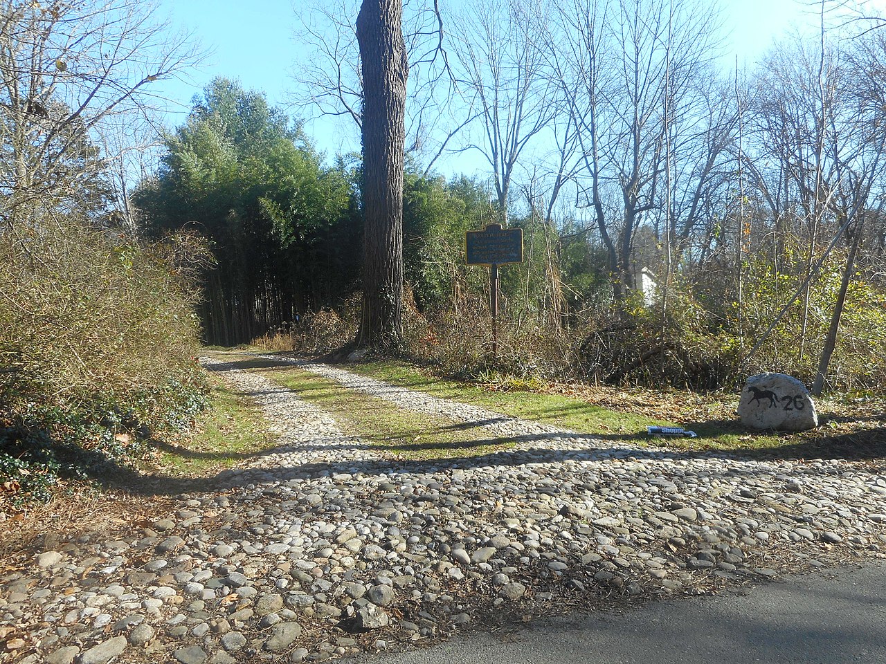 26 Mount Misery Road, West Hills, Ny-1