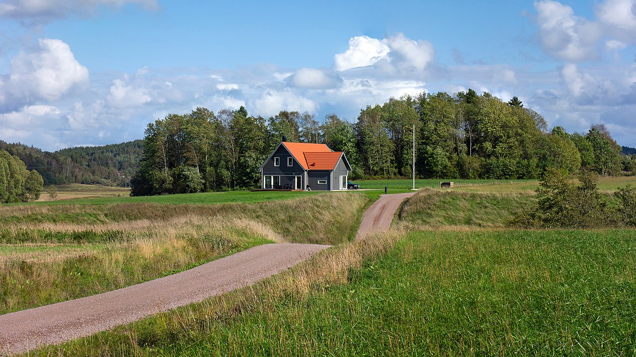 1280Px-A Dip In The Road In Färlev