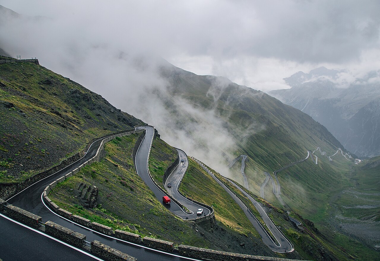 Stelvio Pass (Unsplash)