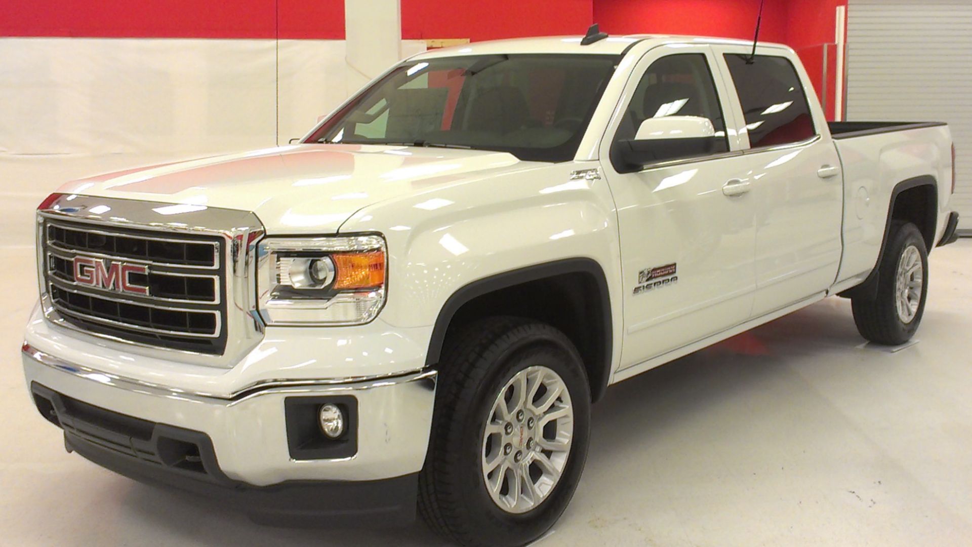 File:'16 GMC Sierra 1500 Crew Cab (Carrefour Angrignon).jpg