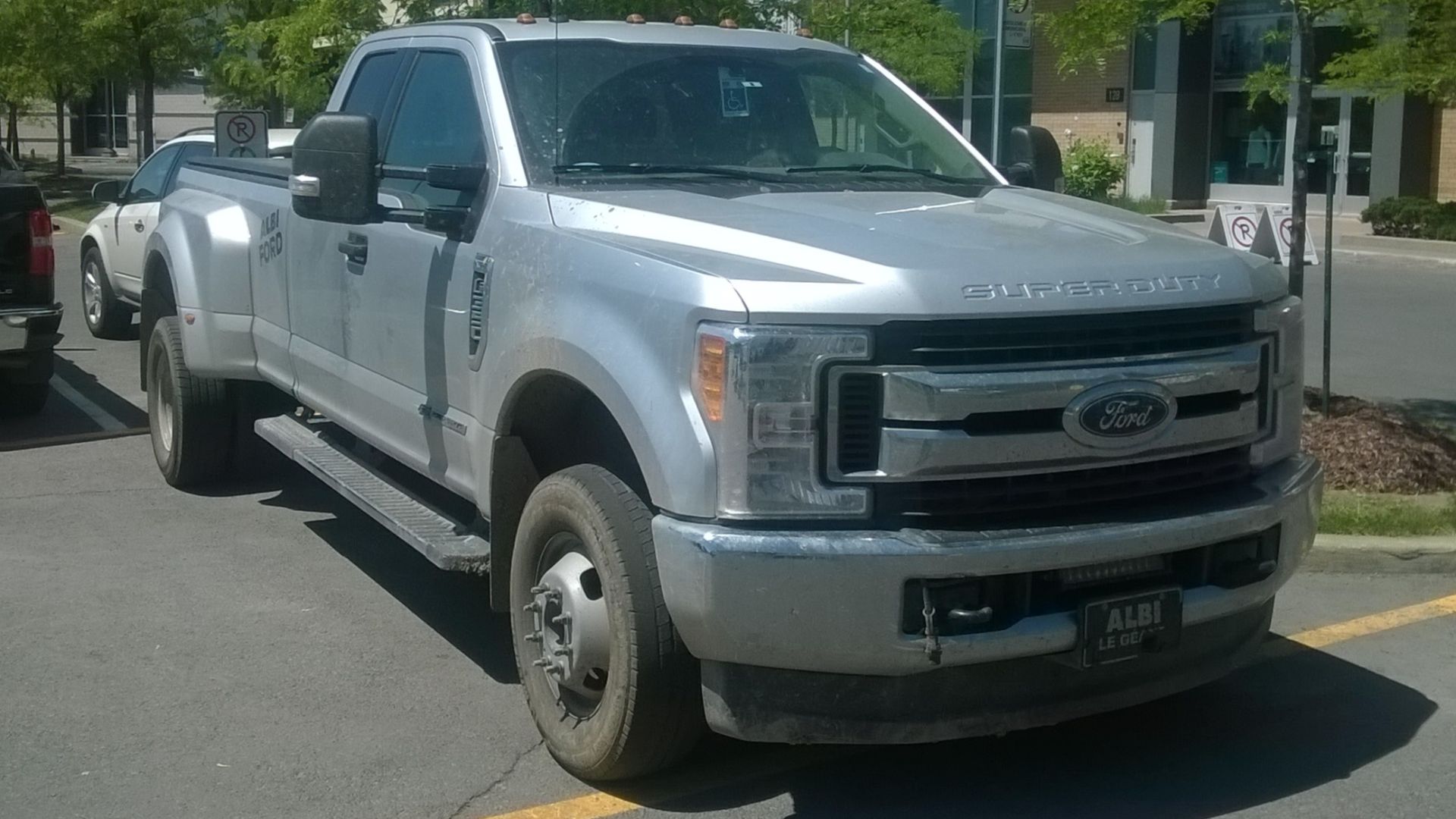 File:Ford F-350 Super Duty Albi Ford.jpg