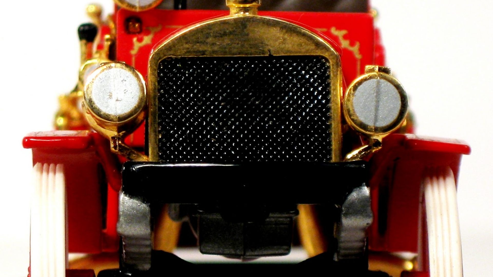 File:Matchbox 1911 Mack Fire Engine noYFE2-4M 2 pic-004.JPG