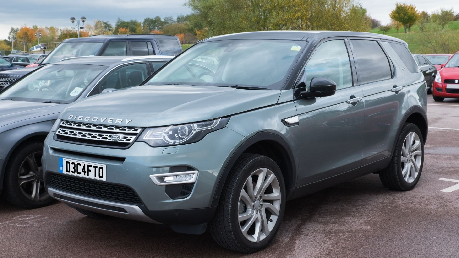 File:Land Rover Discovery Sport HSE Luxury TD4 2016.jpg