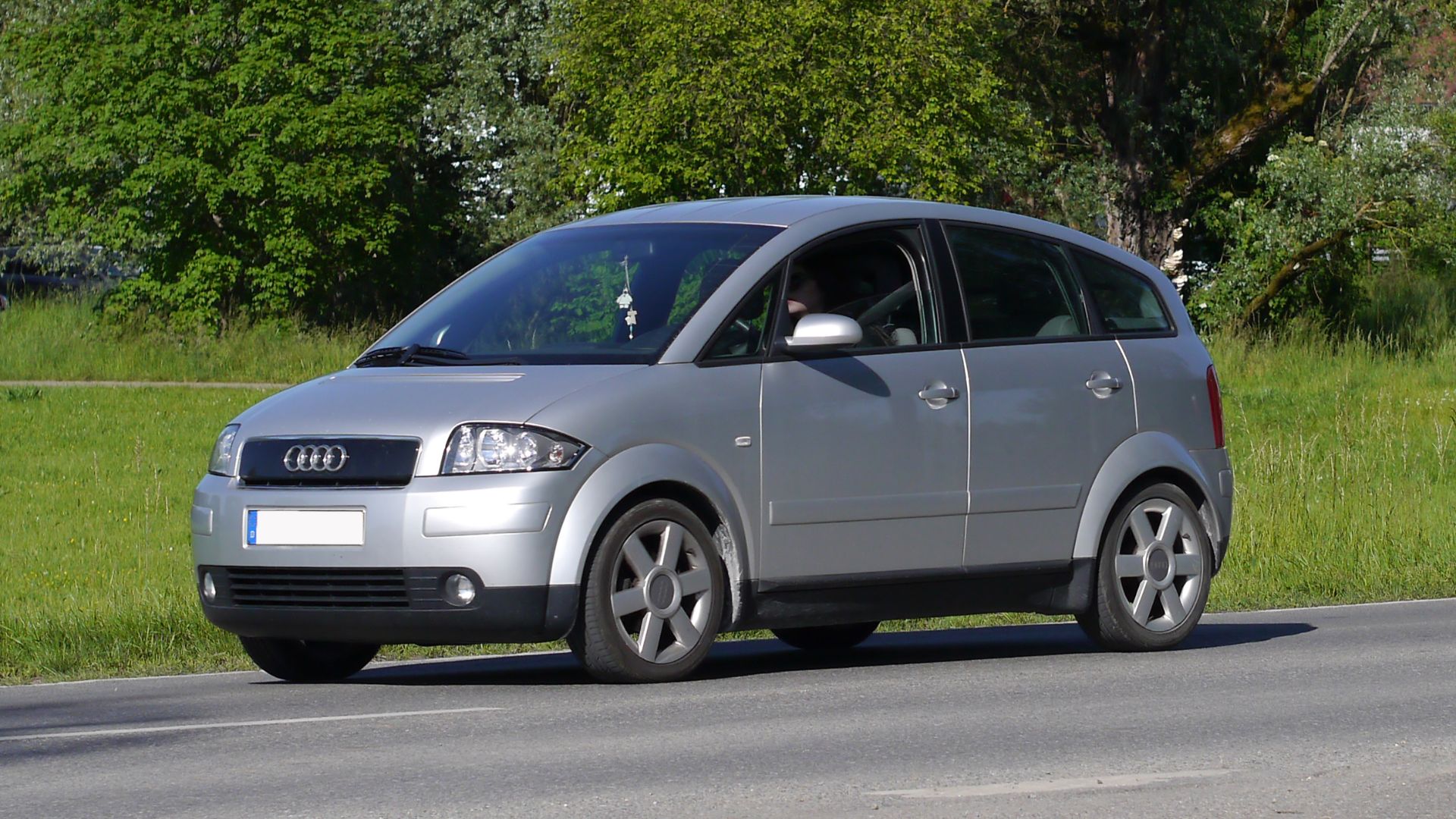 File:Audi A2 8Z.jpg