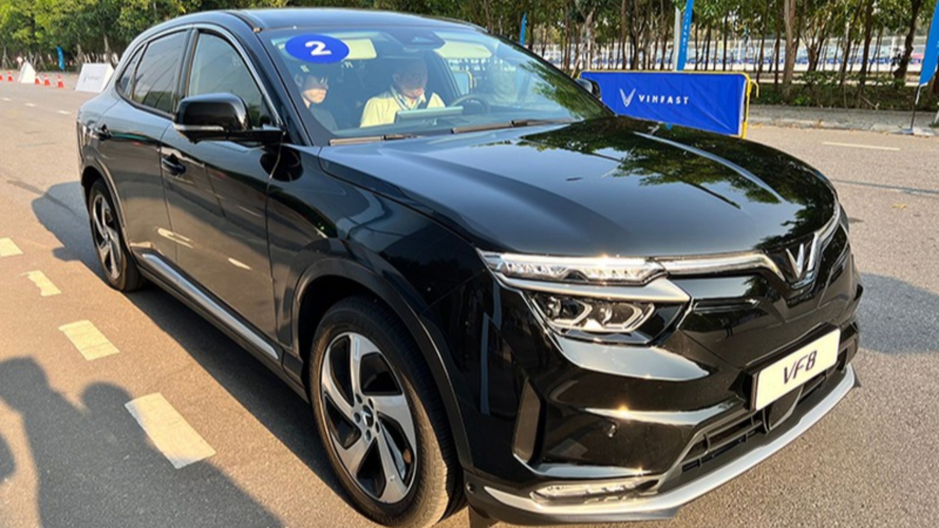 File:2022 Vinfast VF8 front view.jpg
