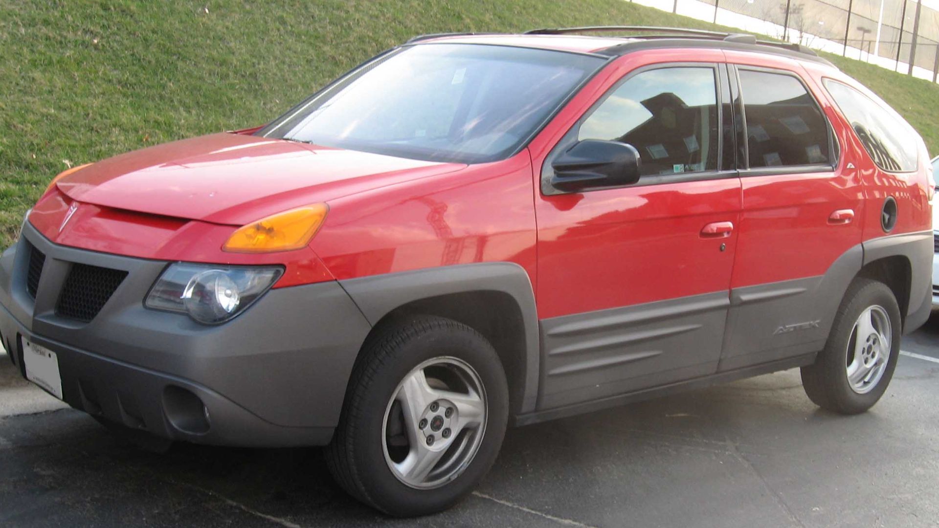 File:01 Pontiac Aztek.jpg
