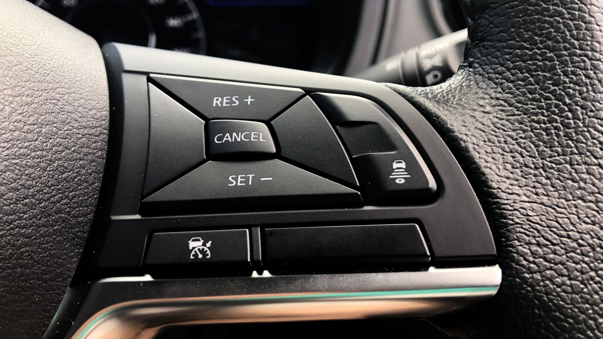 File:NOTE e-POWER SteeringSwitch.png