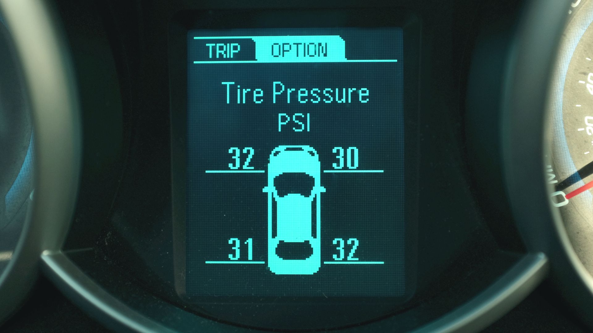 File:Chevy Cruze TPMS display.jpg