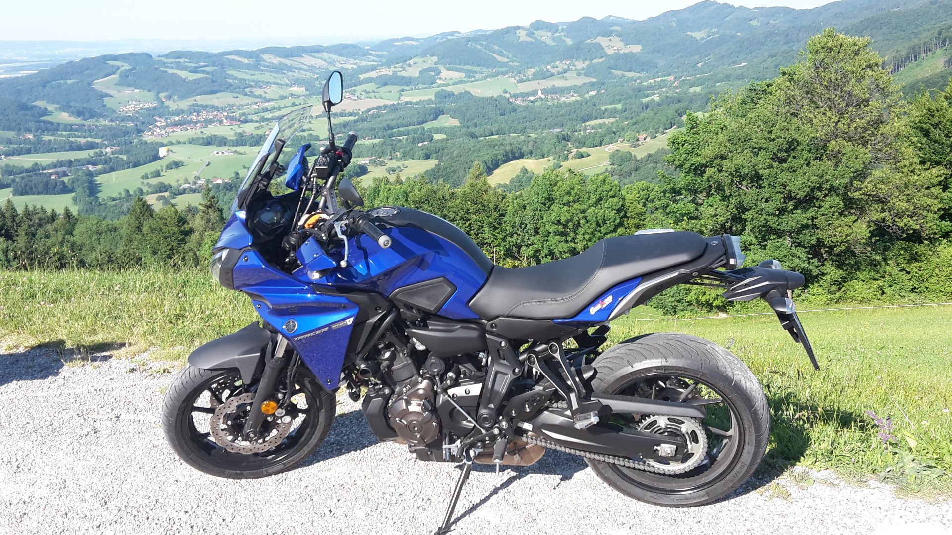 File:2017-06-19 Yamaha 700 Tracer, Baujahr 2017, blau (02).jpg