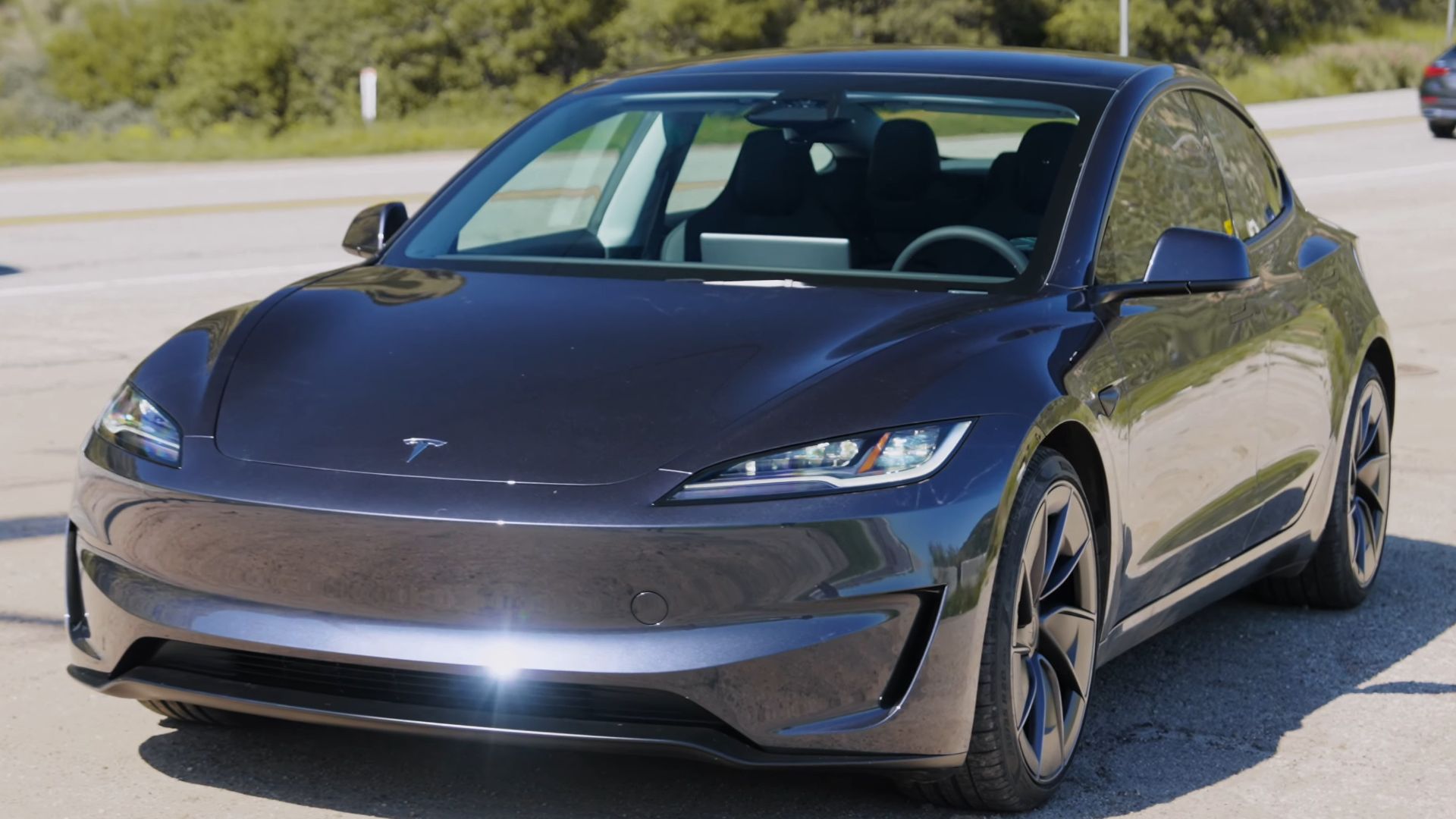 File:2024 Tesla Model 3 Performance front view 02.png