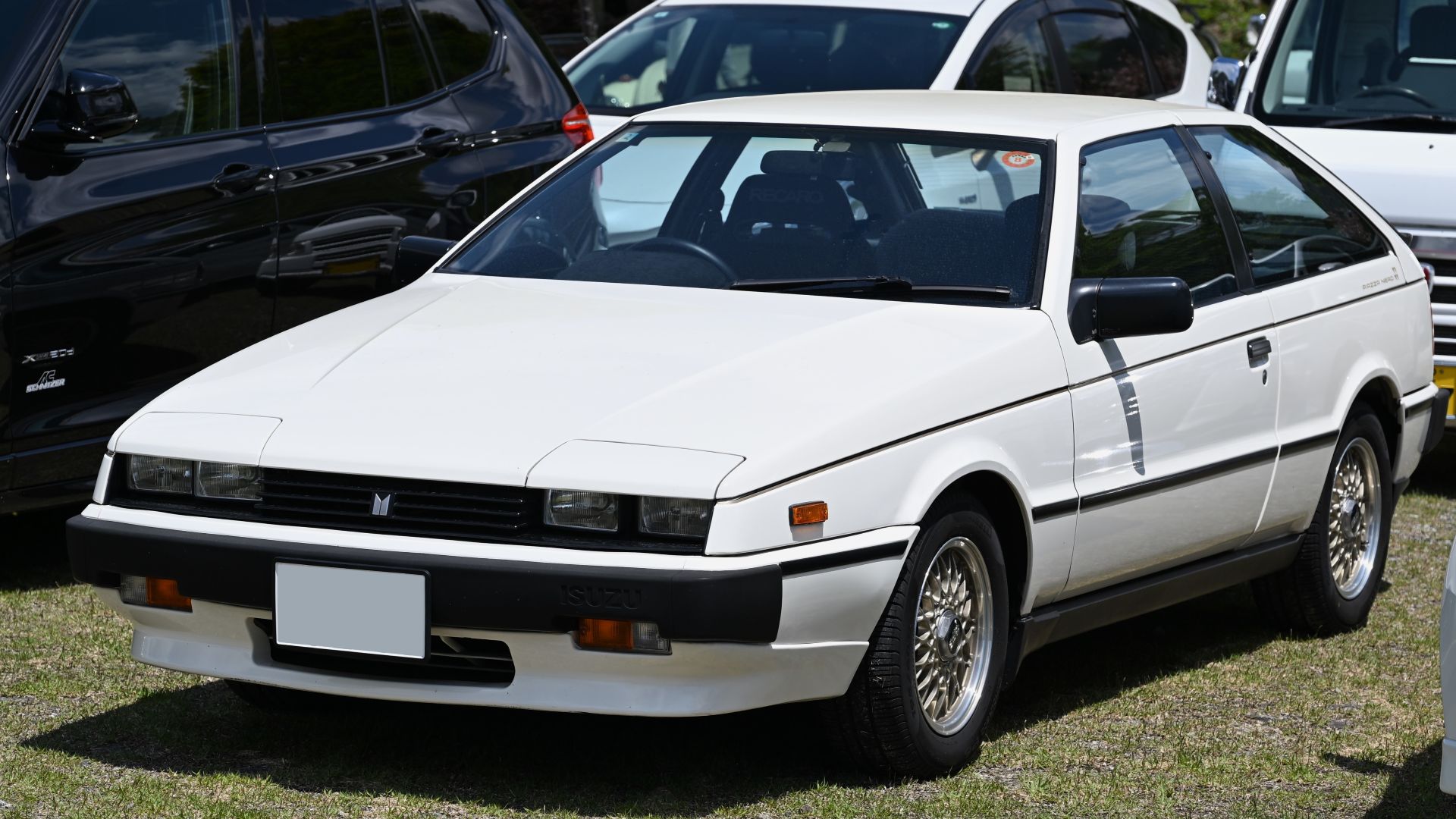 File:1984-1987 Isuzu Piazza Nero XS Turbo.jpg