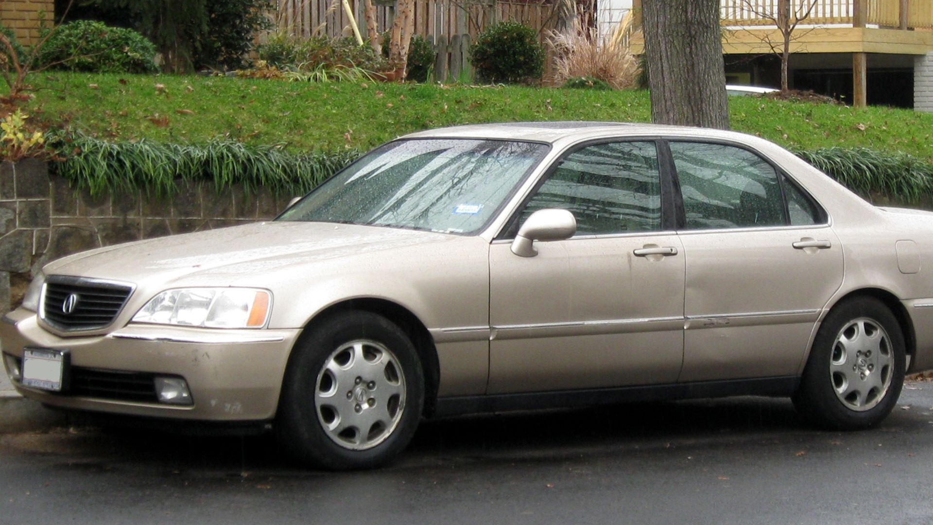File:1999-2004 Acura RL -- 12-21-2011.jpg