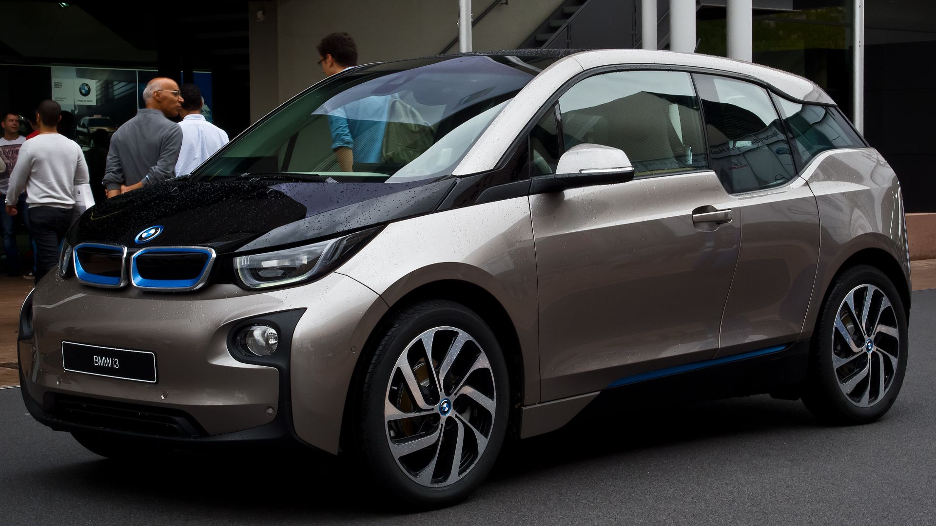 File:BMW i3 – Frontansicht, 14. September 2013, Frankfurt.jpg