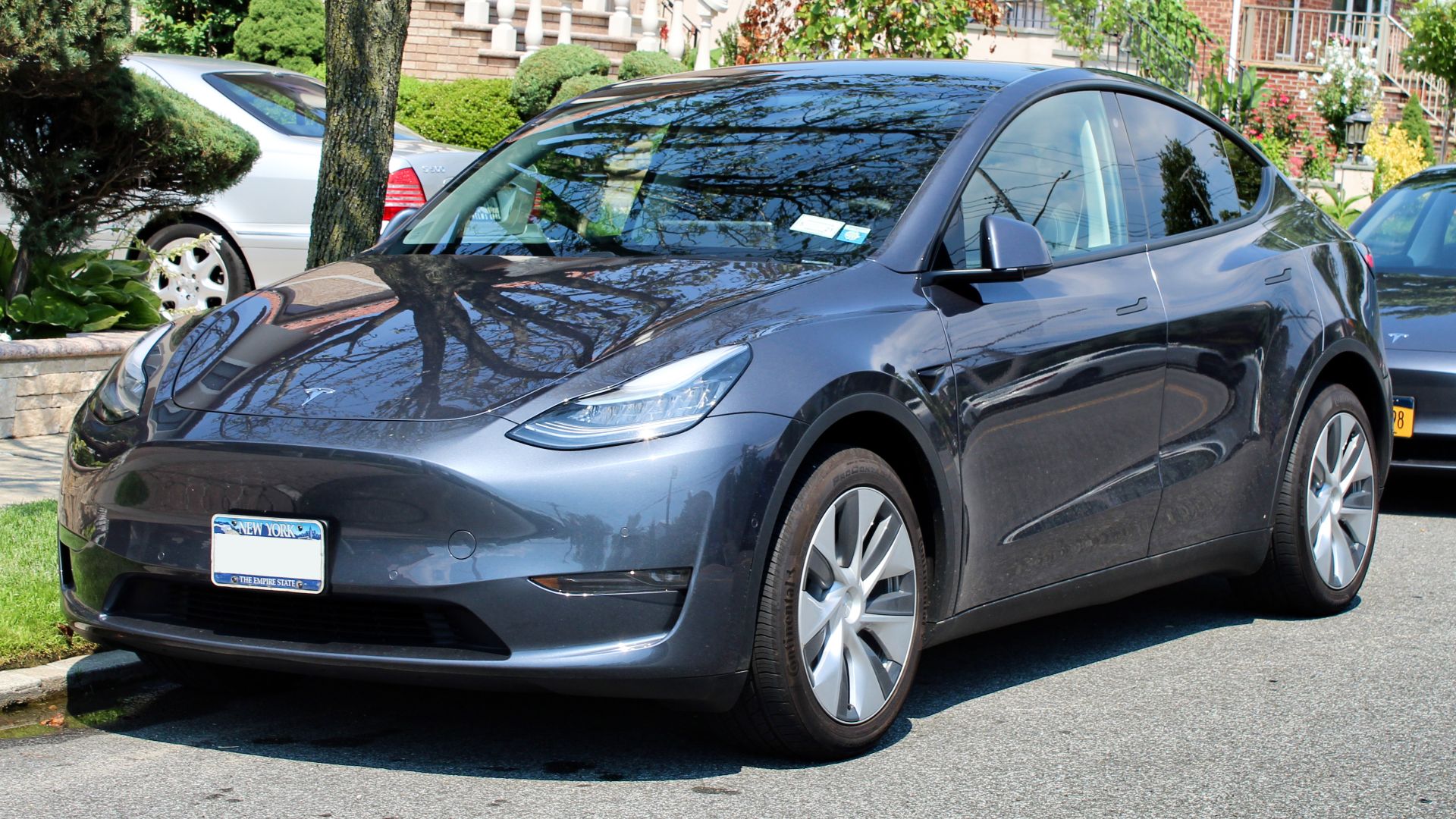 File:2020 Tesla Model Y, front 8.1.20.jpg