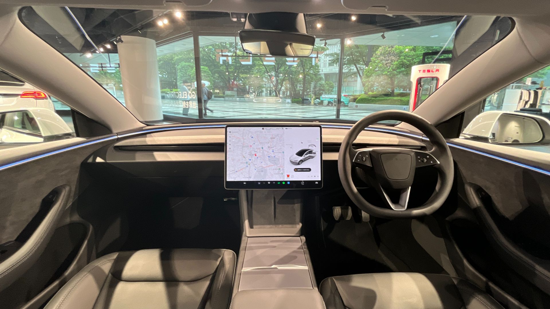 File:Tesla Model 3 (2023), long range, Japan, interior.jpg