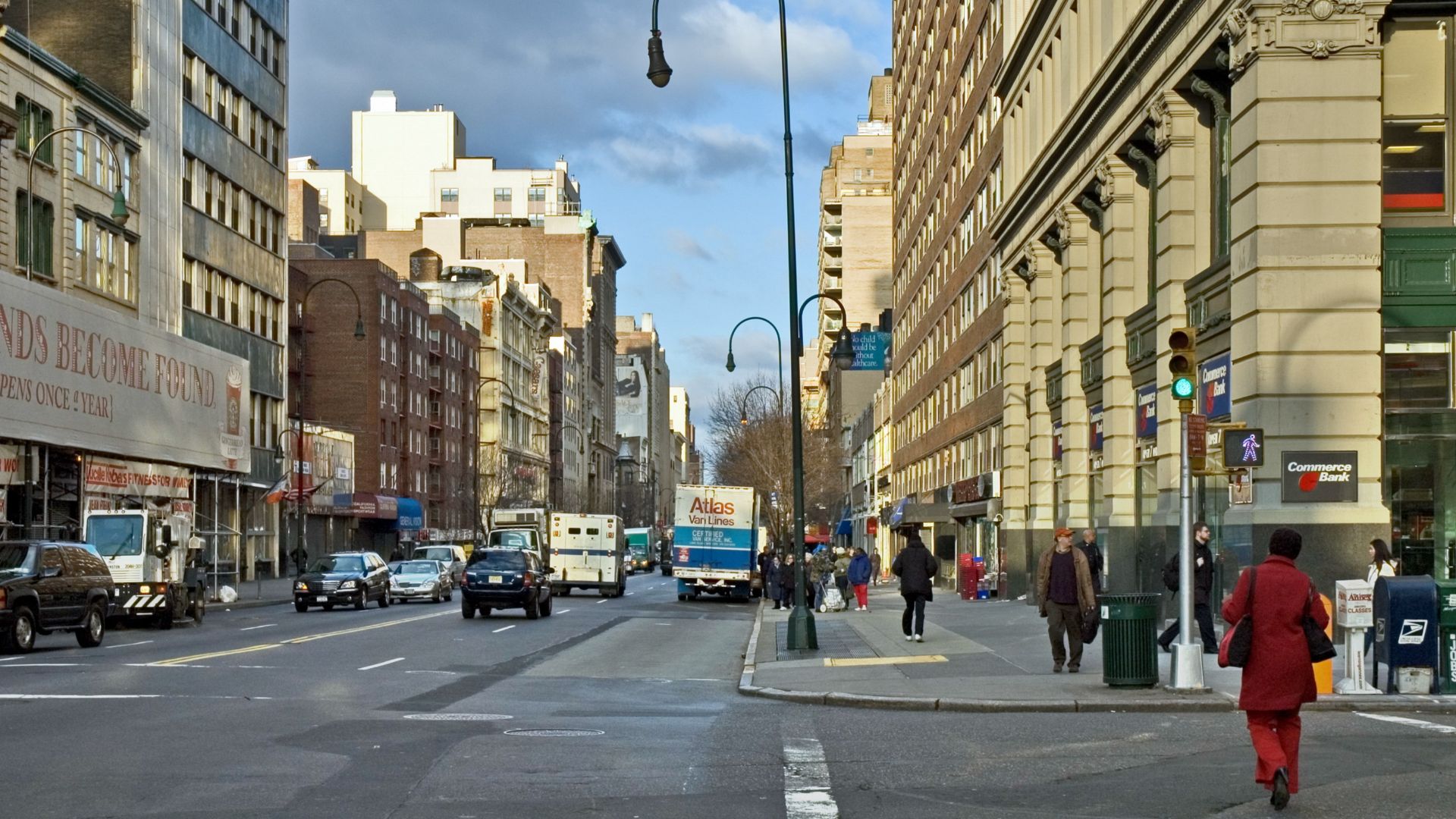 File:NYC 14th Street looking west 12 2005.jpg