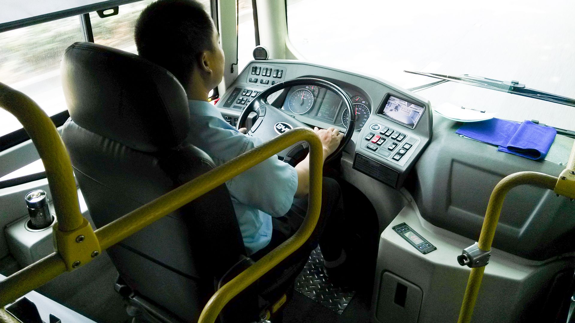 File:Byd k9 electric bus driving cockpit.jpg