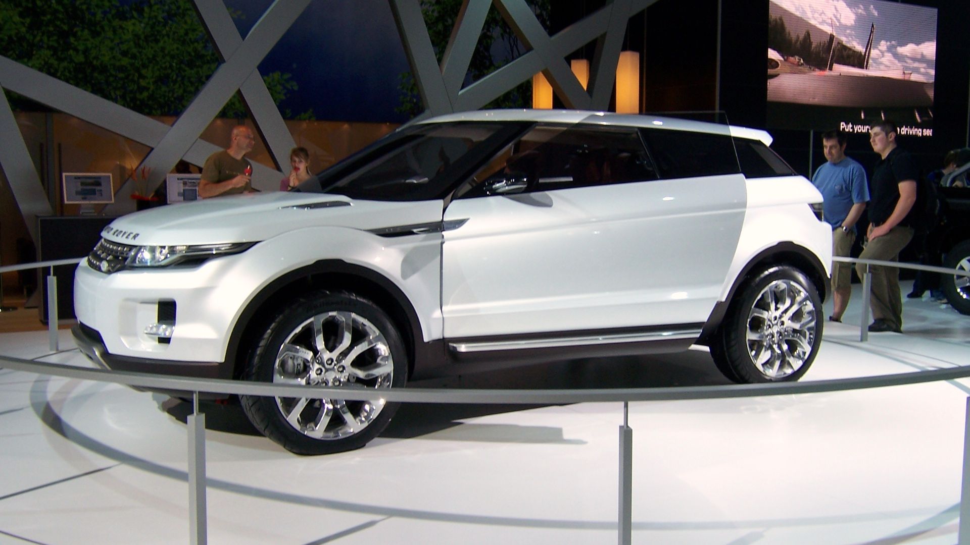 File:Land Rover LRX Concept - Flickr - Alan D (2).jpg