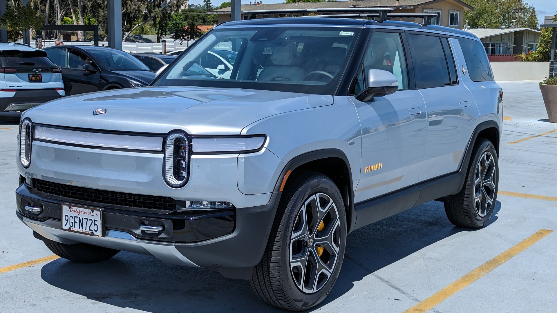 File:Rivian R1S at Hillsdale Shopping Center.jpg