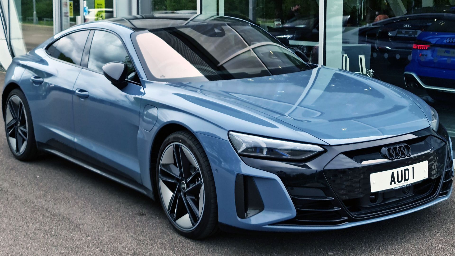 File:Audi e-tron GT RS.jpg