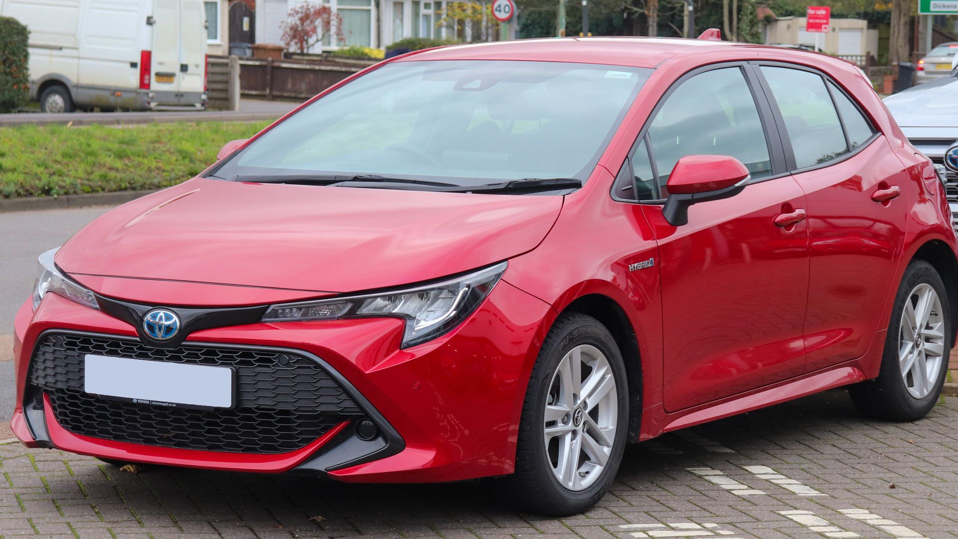 File:2019 Toyota Corolla Icon Tech VVT-i Hybrid 1.8.jpg