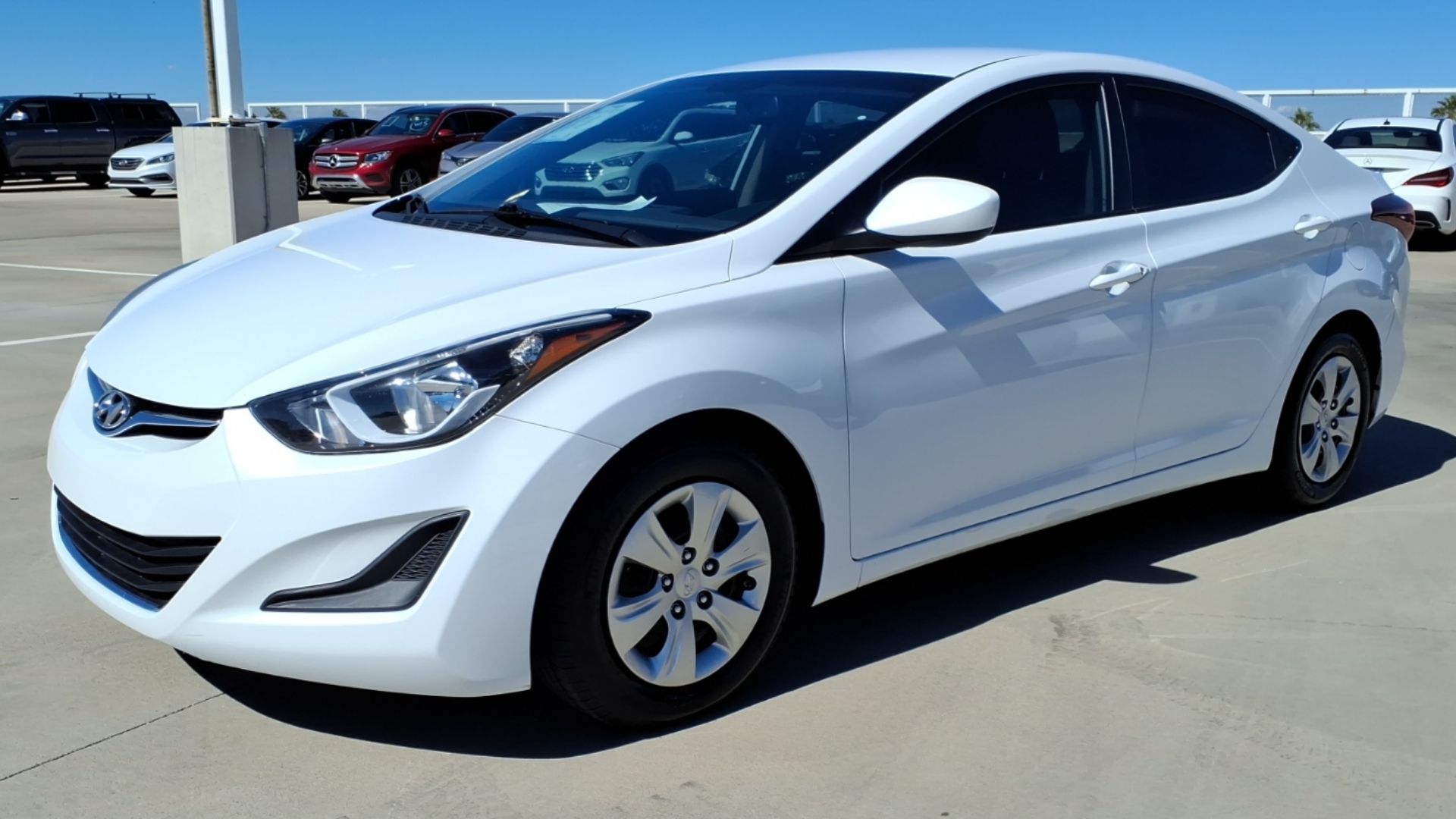 File:16 Hyundai Elantra SE.jpg