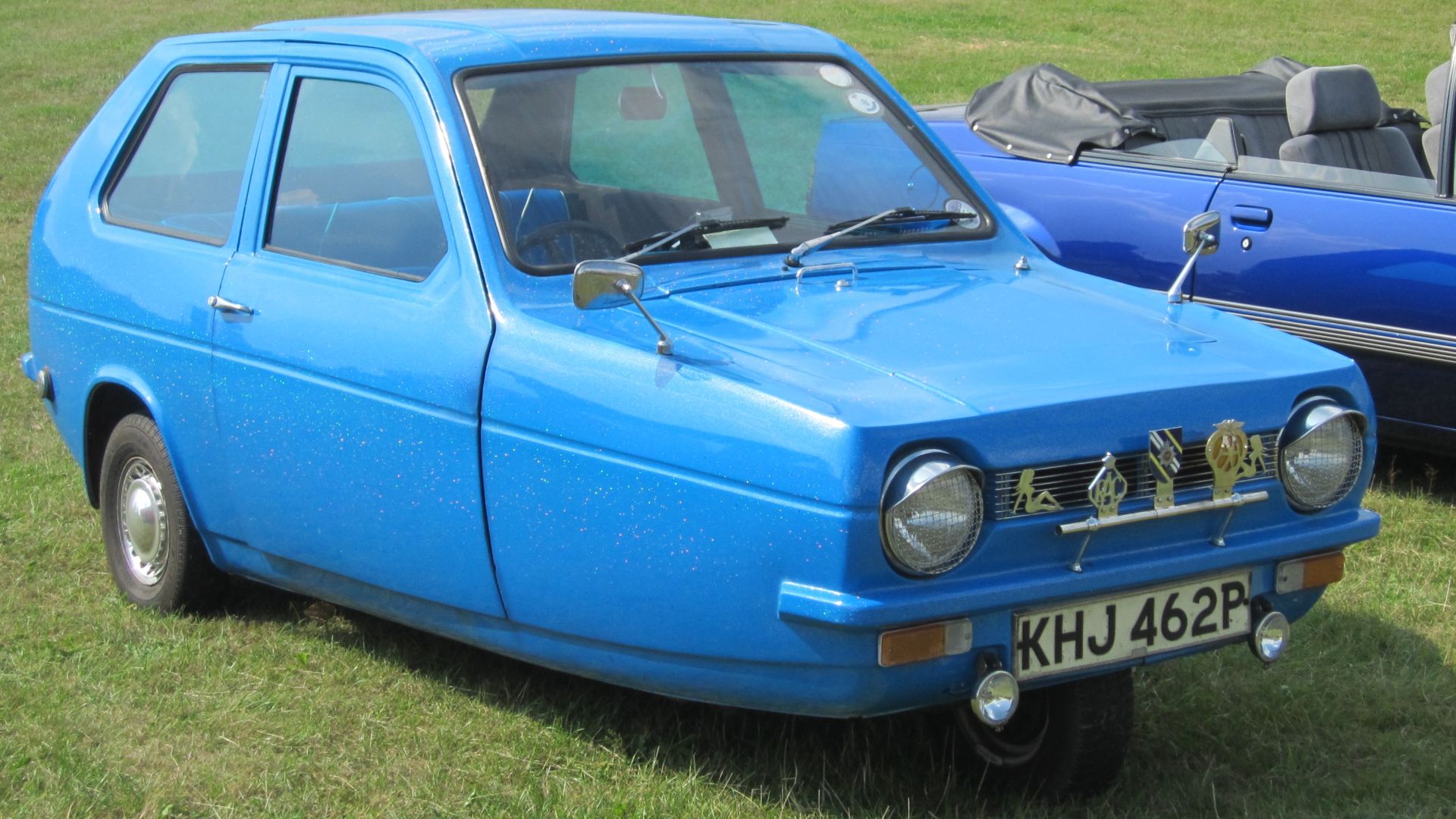 File:Reliant Robin registered July 1975 748cc at Knebworth 2013.JPG