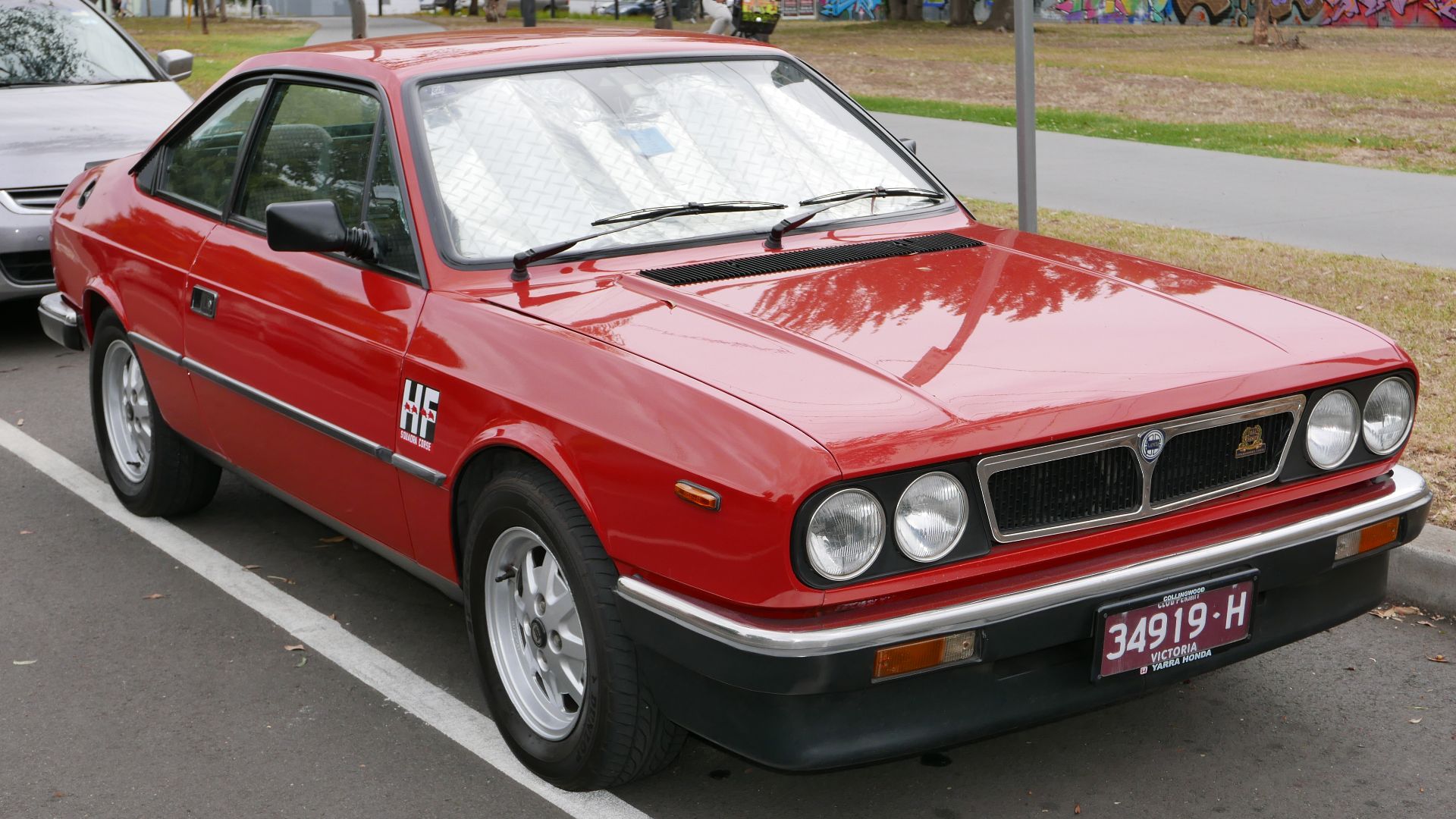 File:1982-1984 Lancia Beta 2000 coupe (2015-12-07) 01.jpg