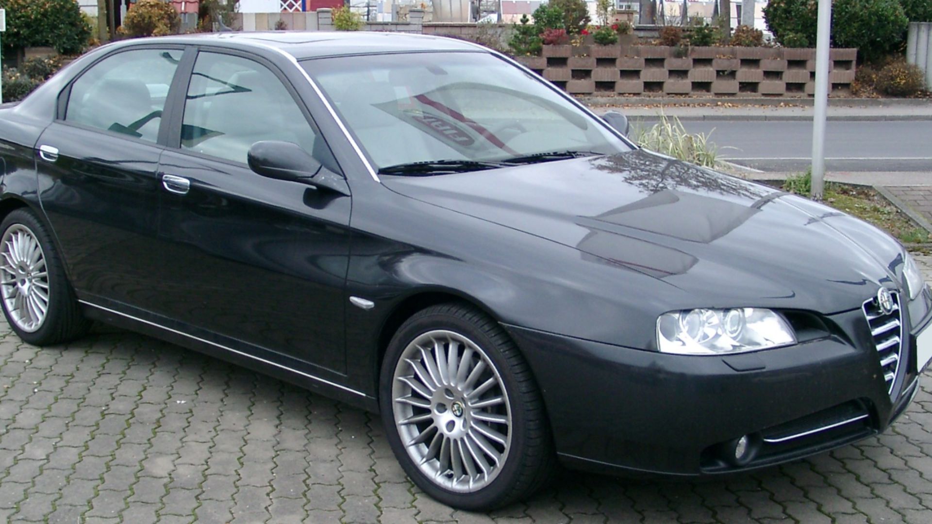 File:Alfa Romeo 166 front 20071105.jpg
