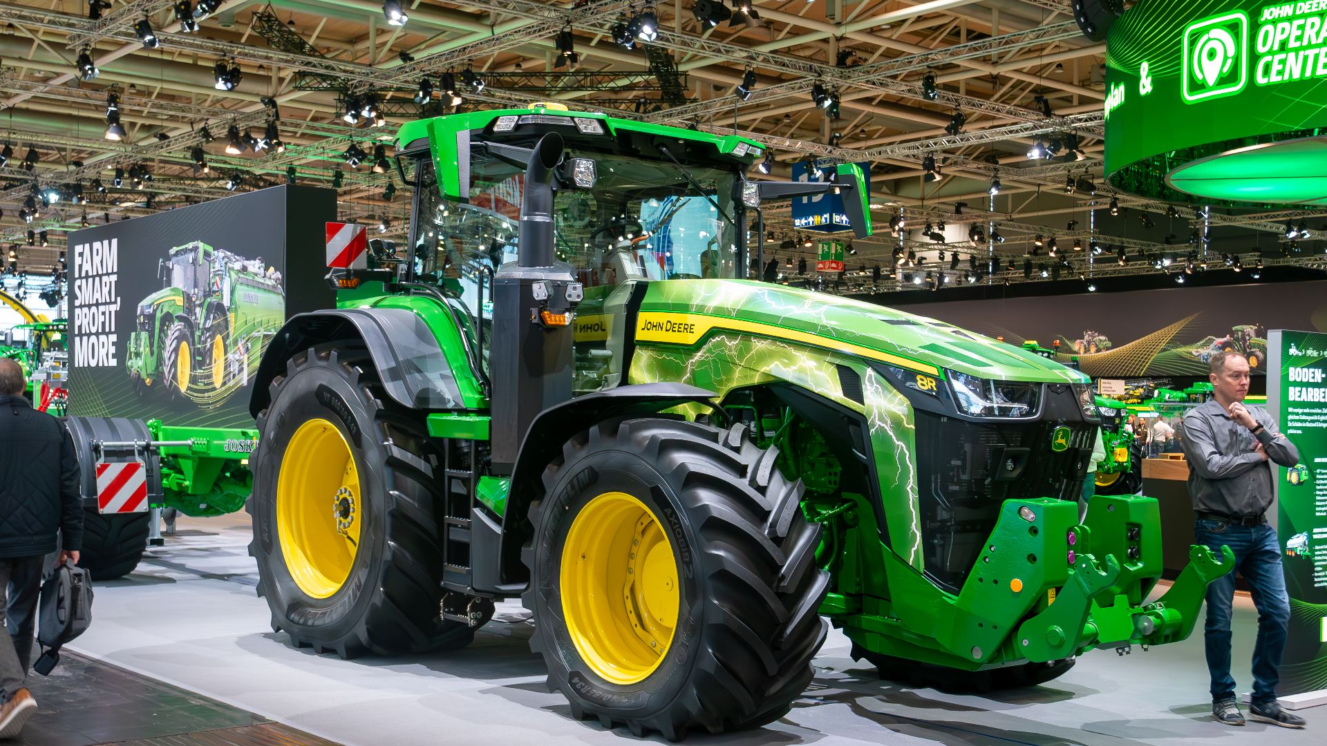 File:John Deere 8R, Agritechnica 2023, Hanover (P1140825-RR).jpg
