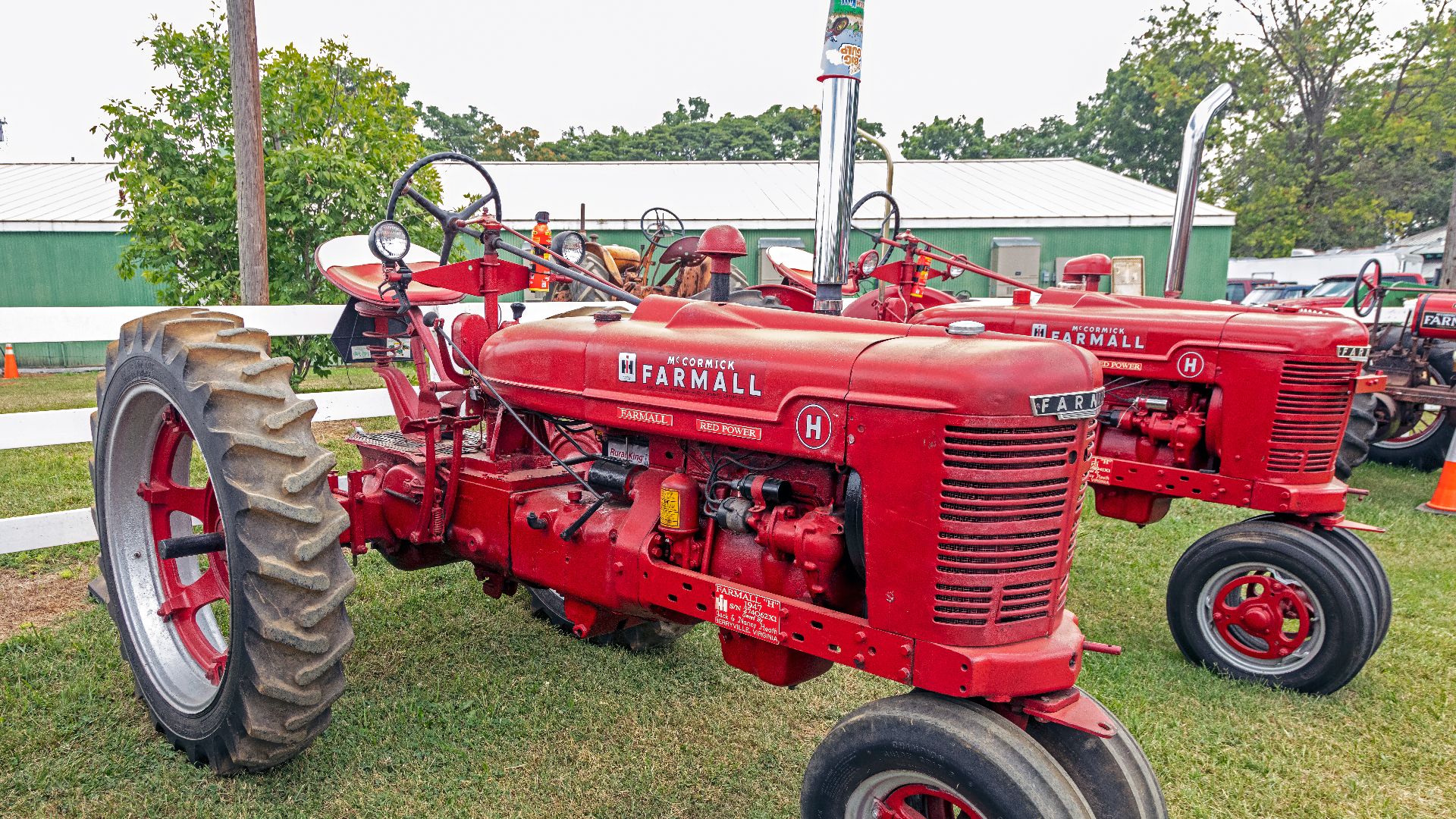 File:Farmall H tractor VA1.jpg