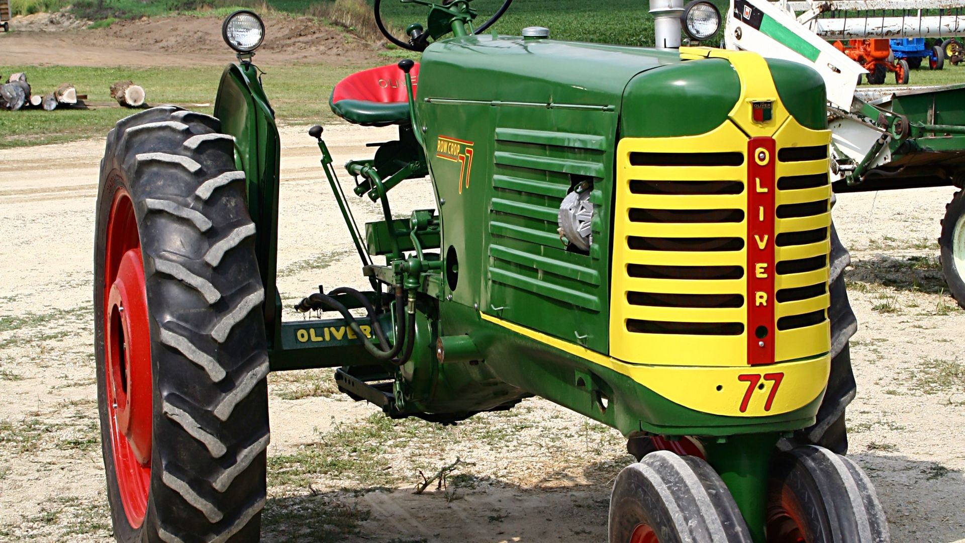 File:Oliver RowCrop77.jpg