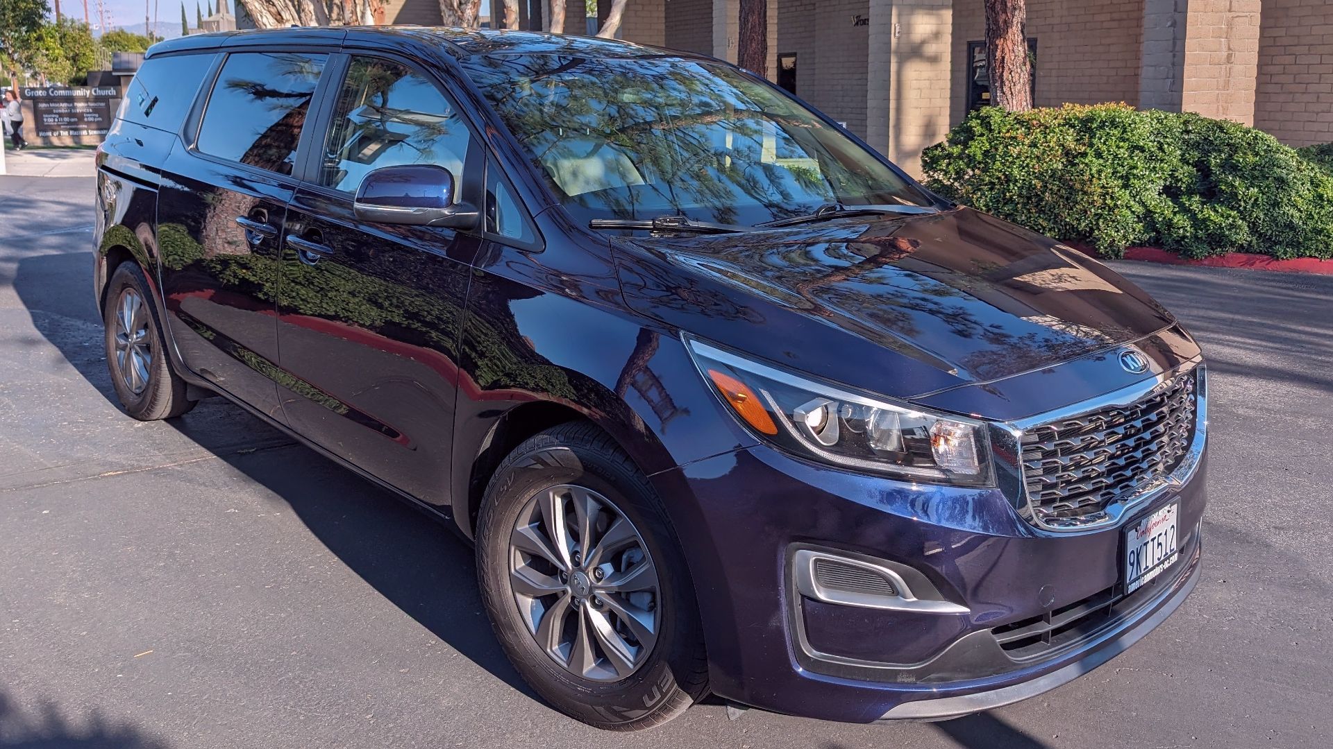 File:2019 Kia Sedona.jpg